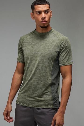 Man Active Gym Lightweight Regular Fit T-Shirt khaki