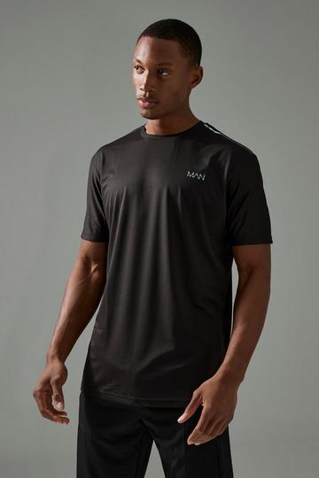 Man Active Grid Regular Fit Performance T-shirt black