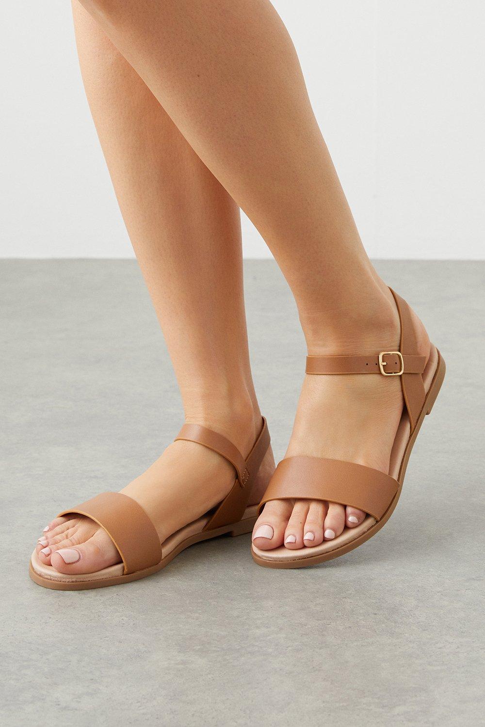 Women’s Extra Wide Fit Faye Flat Sandals - tan - 6