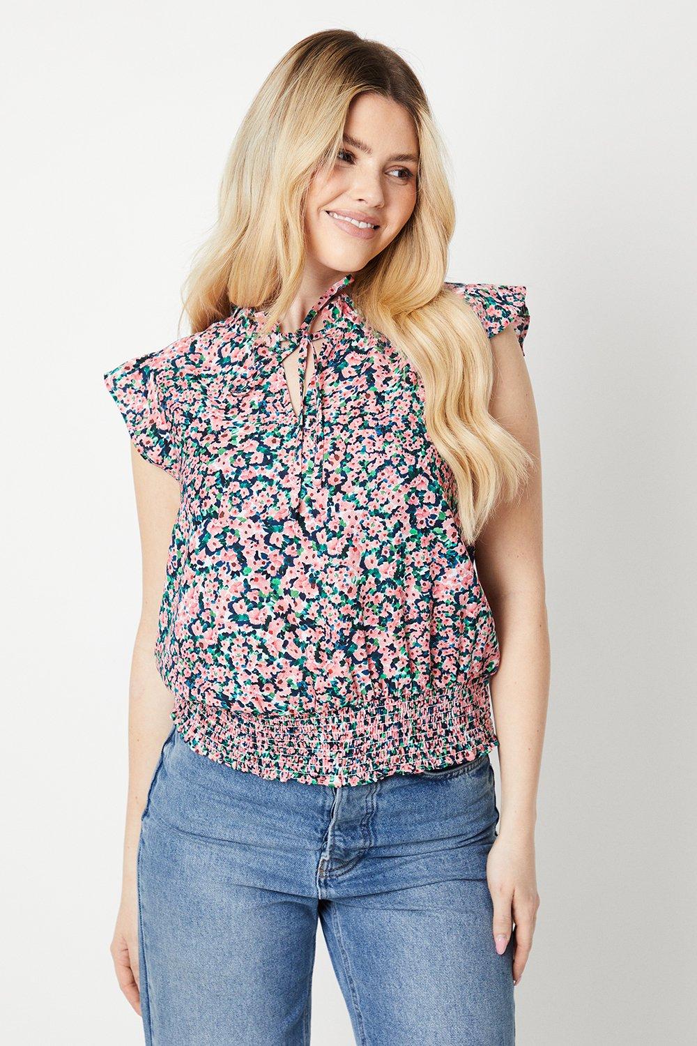 Women’s Ditsy Short Sleeve Tie Front Ruffle Sleeve Top - floral - 14
