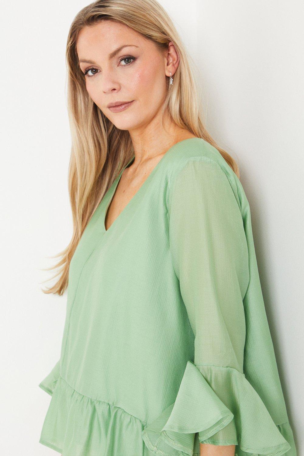 Womens Textured Relaxed Flute Sleeve Top