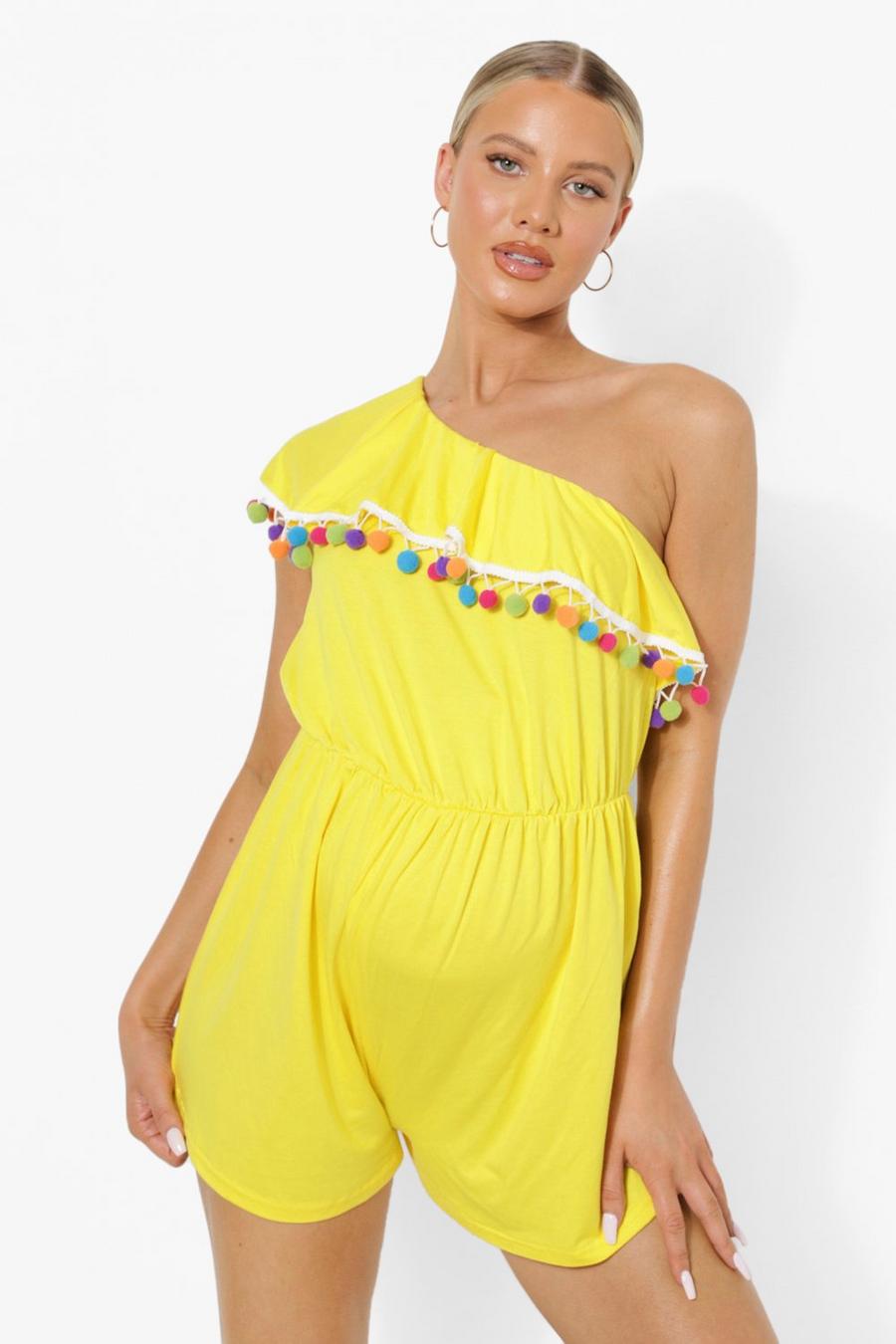 Yellow Mammakläder - One shoulder-playsuit med bollfrans image number 1