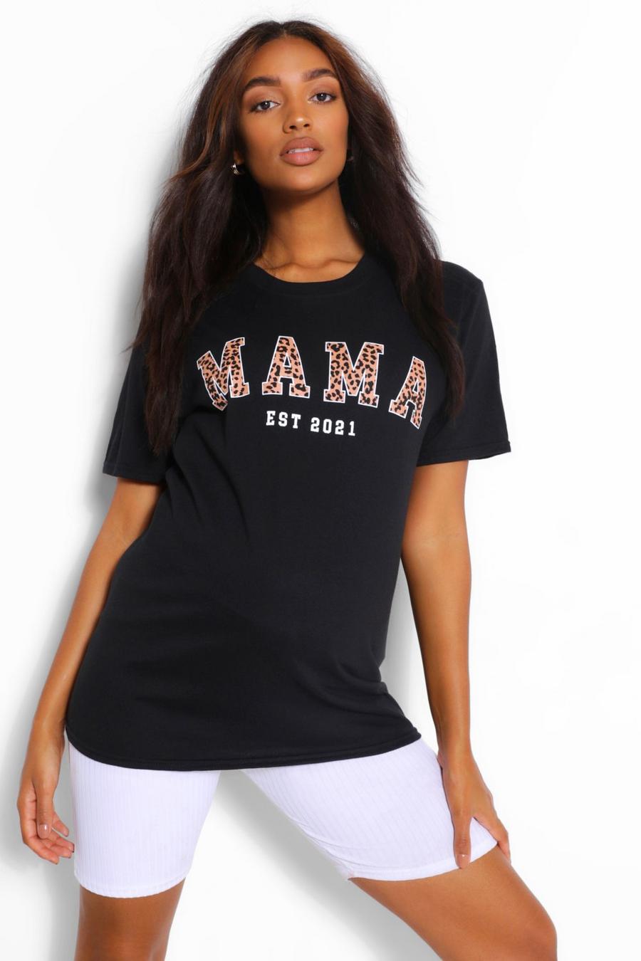 Positiekleding. T-shirt met luipaardprint en Mama Est 2021-slogan  image number 1