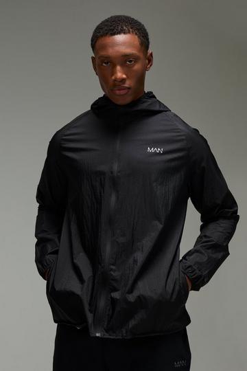 Man Active Lightweight Shower Resistant Windbreaker black