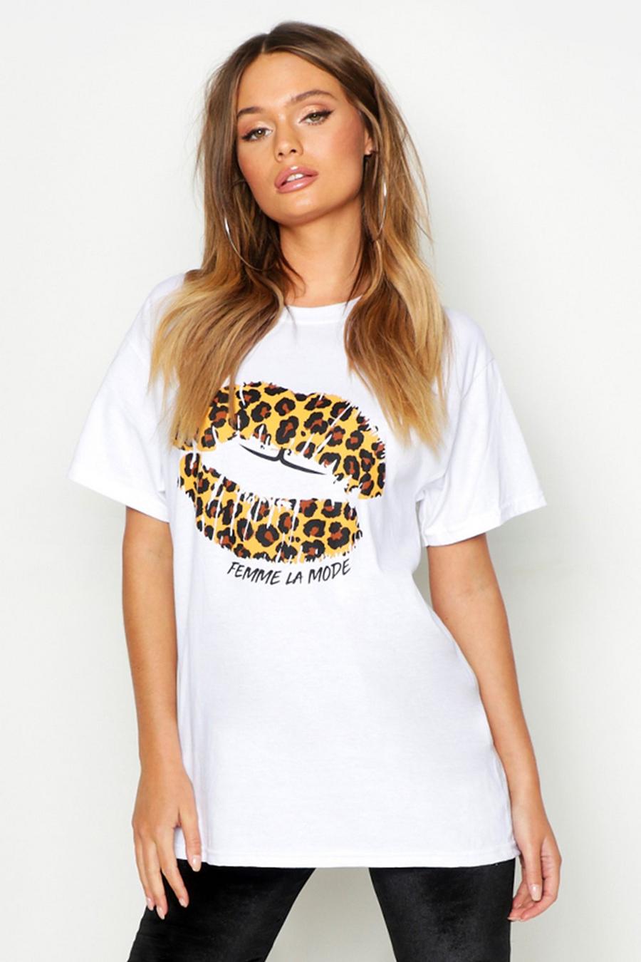 Camiseta con estampado de leopardo en forma de labios y eslogan “Femme”, Blanco image number 1