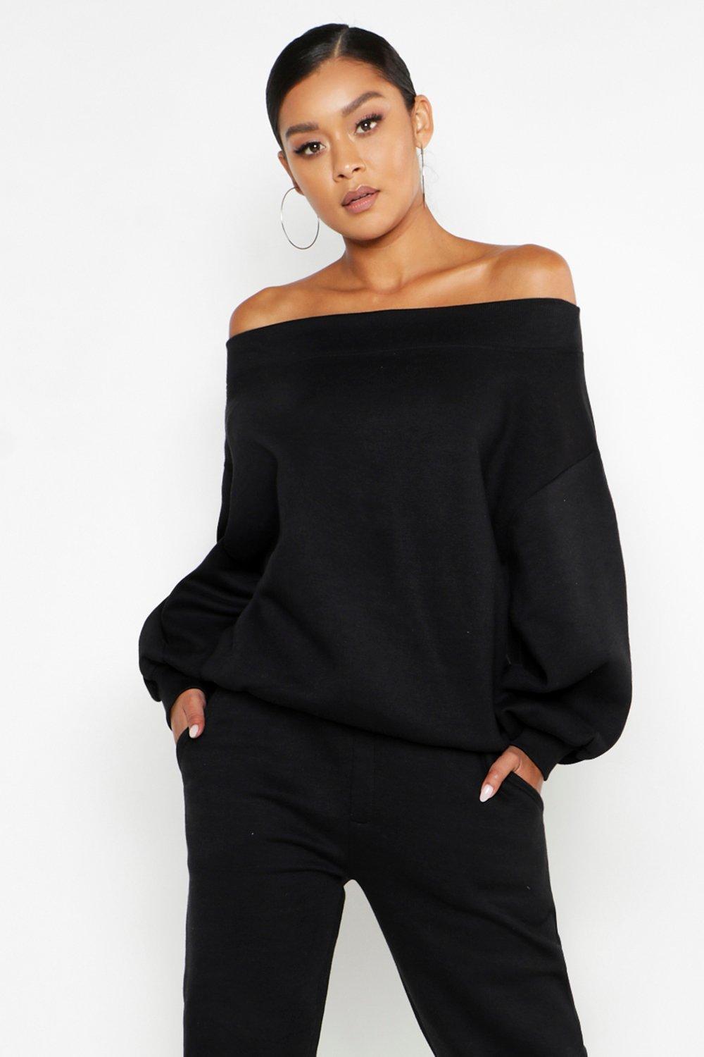 Off shoulder store sweat suit