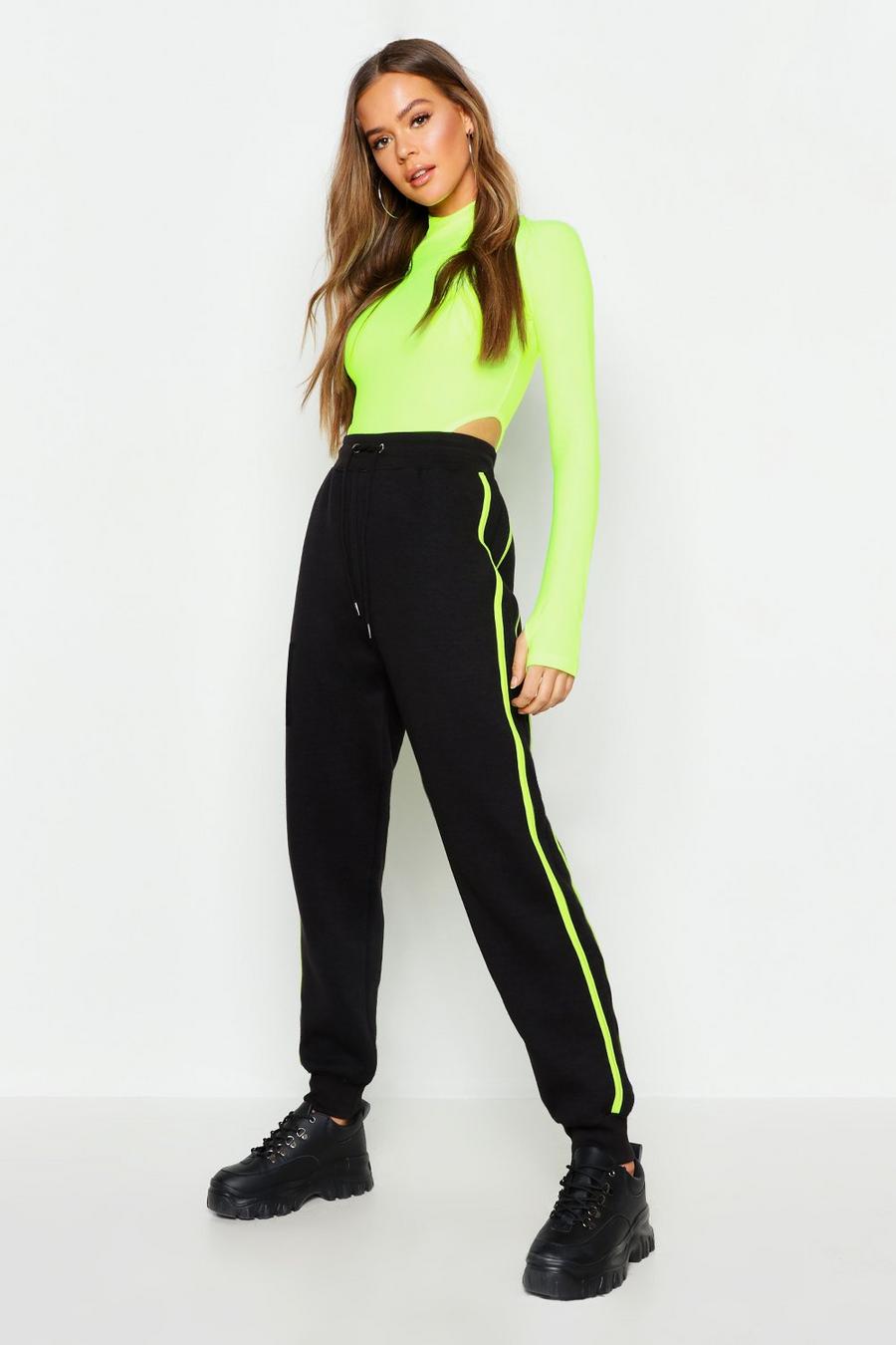 Two Stripe Jogger Neon image number 1
