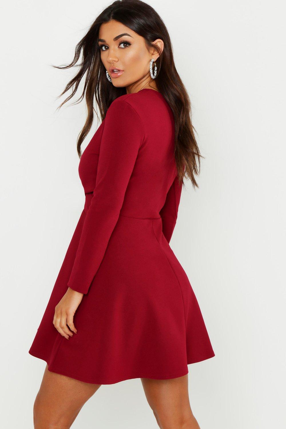 Skater Jurk Met Lange Mouwen En Laag Decollete boohoo