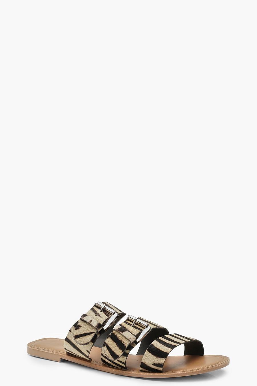 Lederschlappen mit Schnalle und Zebramuster in Ponyfell-Optik image number 1
