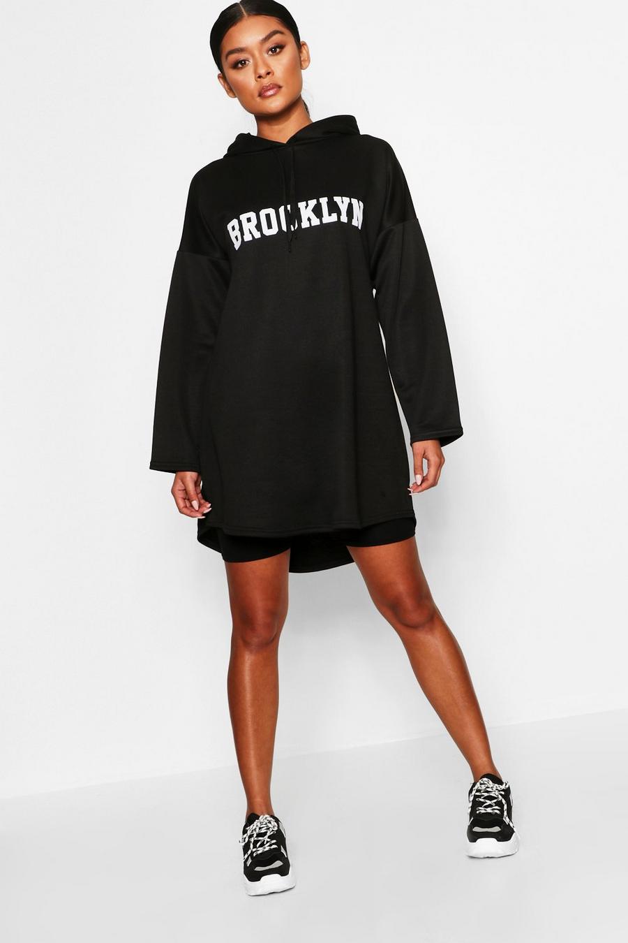 Ausgestelltes Sweatkleid mit Kapuze und „Brooklyn“-Slogan image number 1