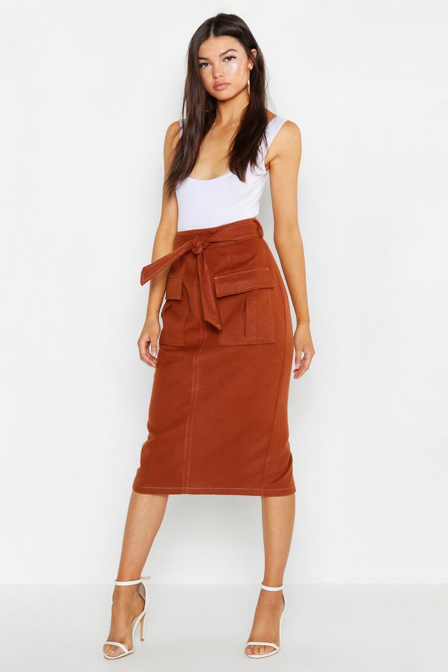 Falda midi estilo funcional con bolsillos y puntadas en contraste, Teja image number 1