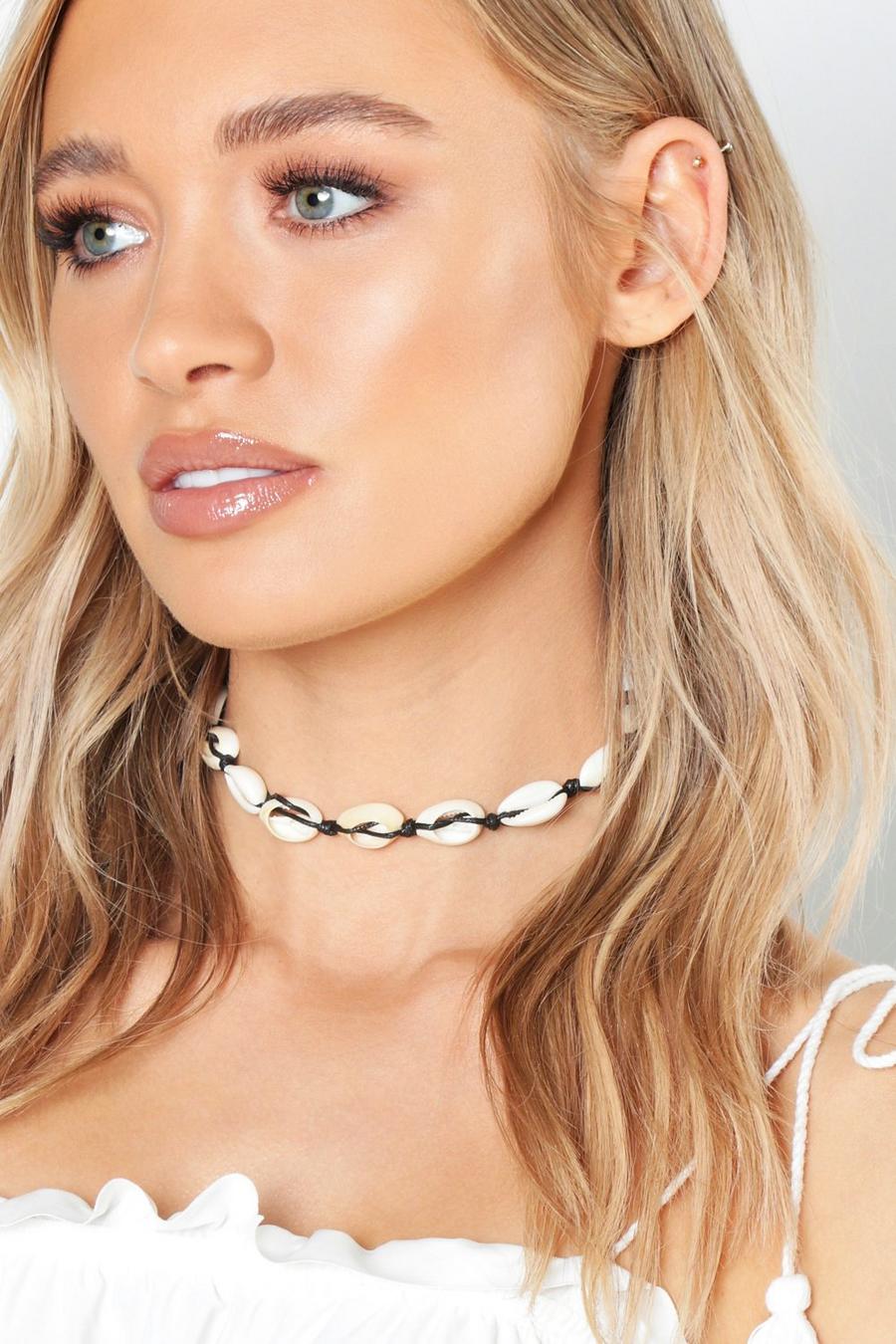 Gold Shell Choker Necklace image number 1
