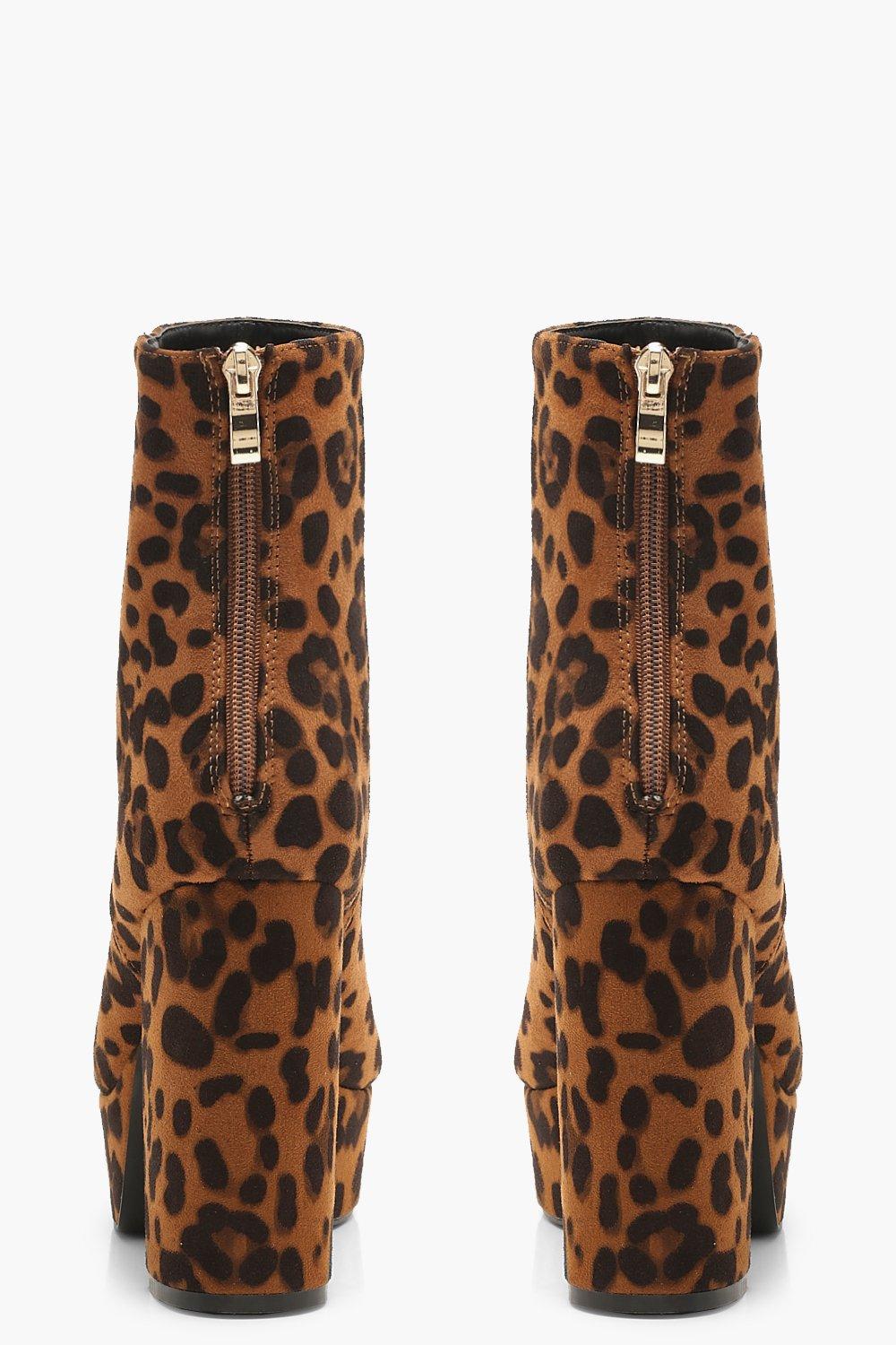 Boohoo leopard outlet print boots