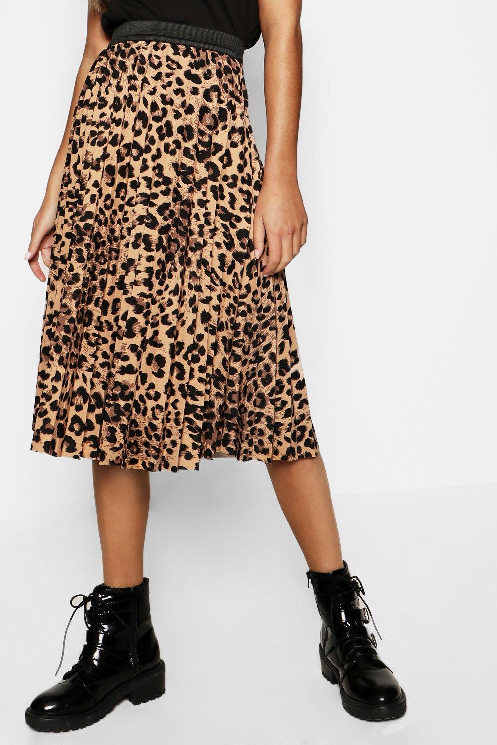 Falda midi plisada con estampado de leopardo |
