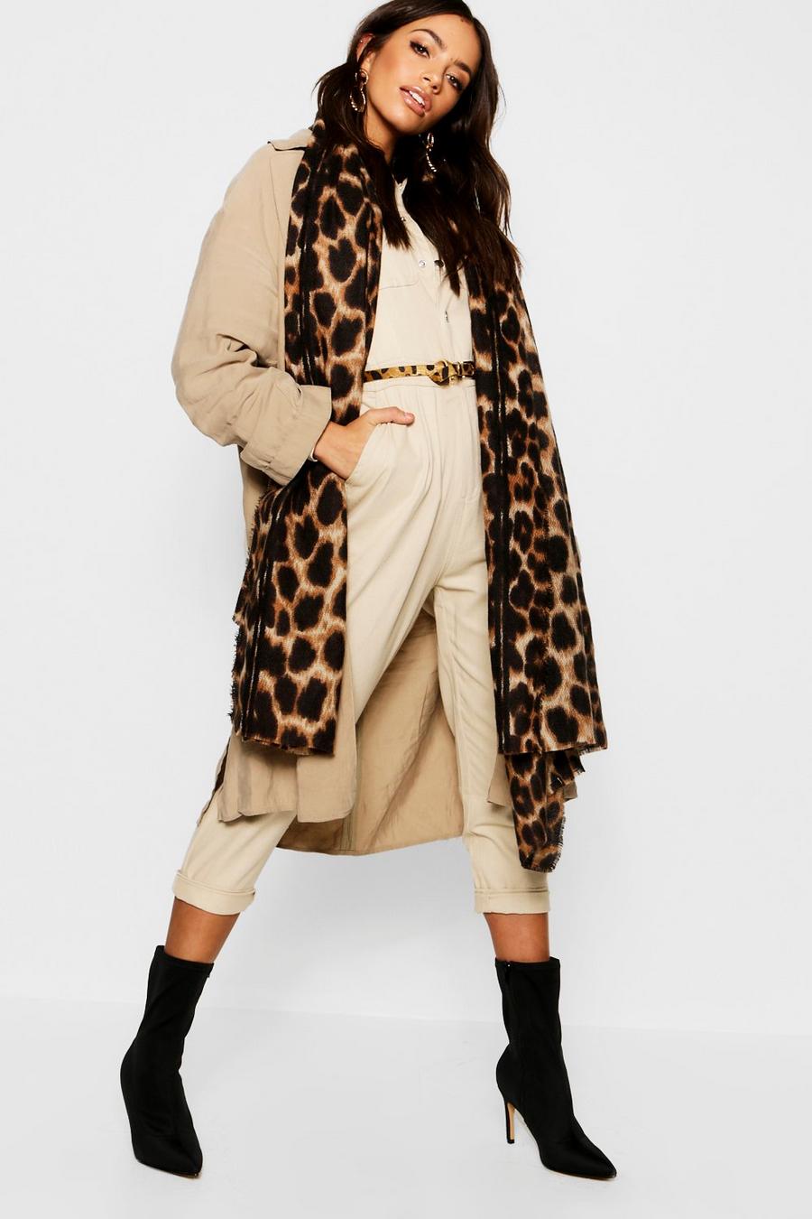 Brown Oversize sjal med leopardmönster image number 1