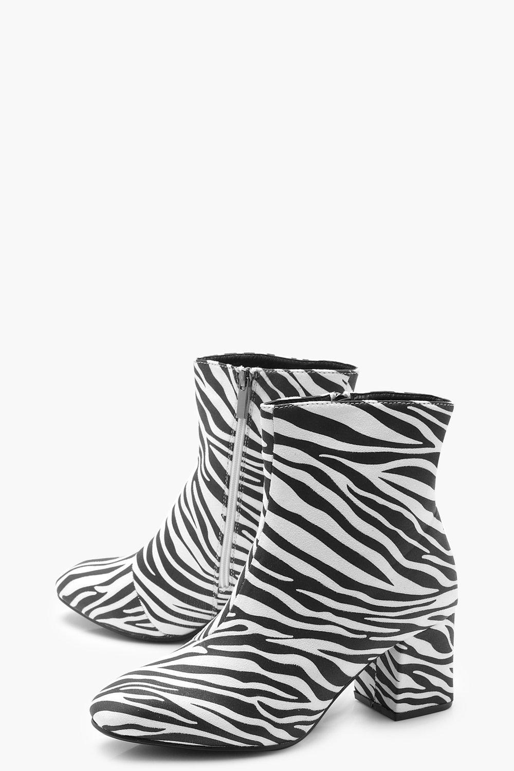 Bottines a petits talons carres zebre