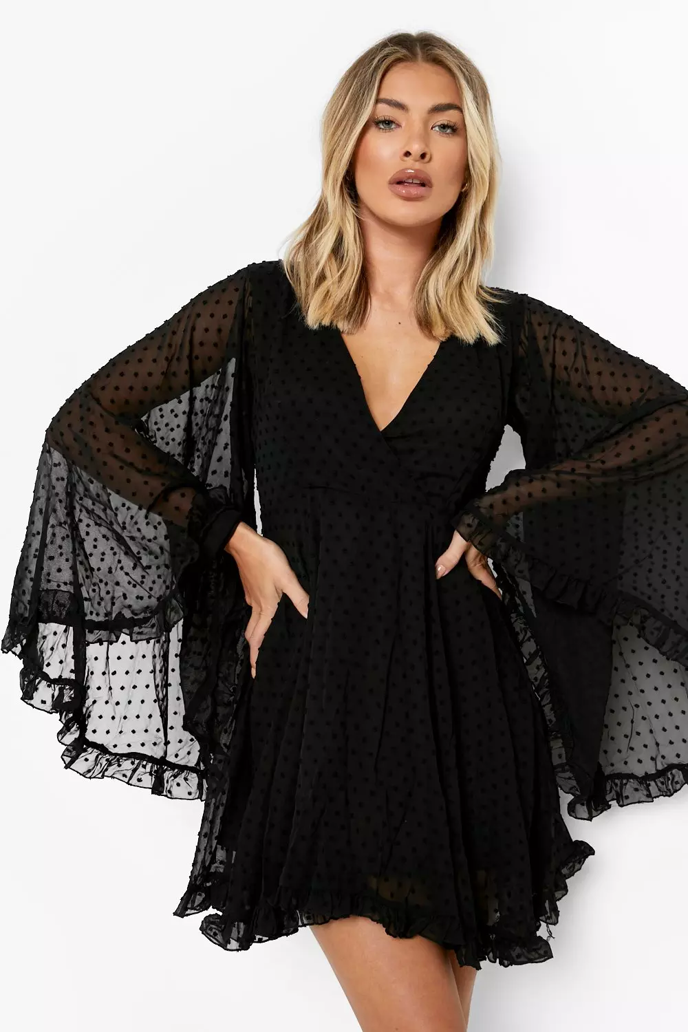 Black dress with wide sleeves best sale