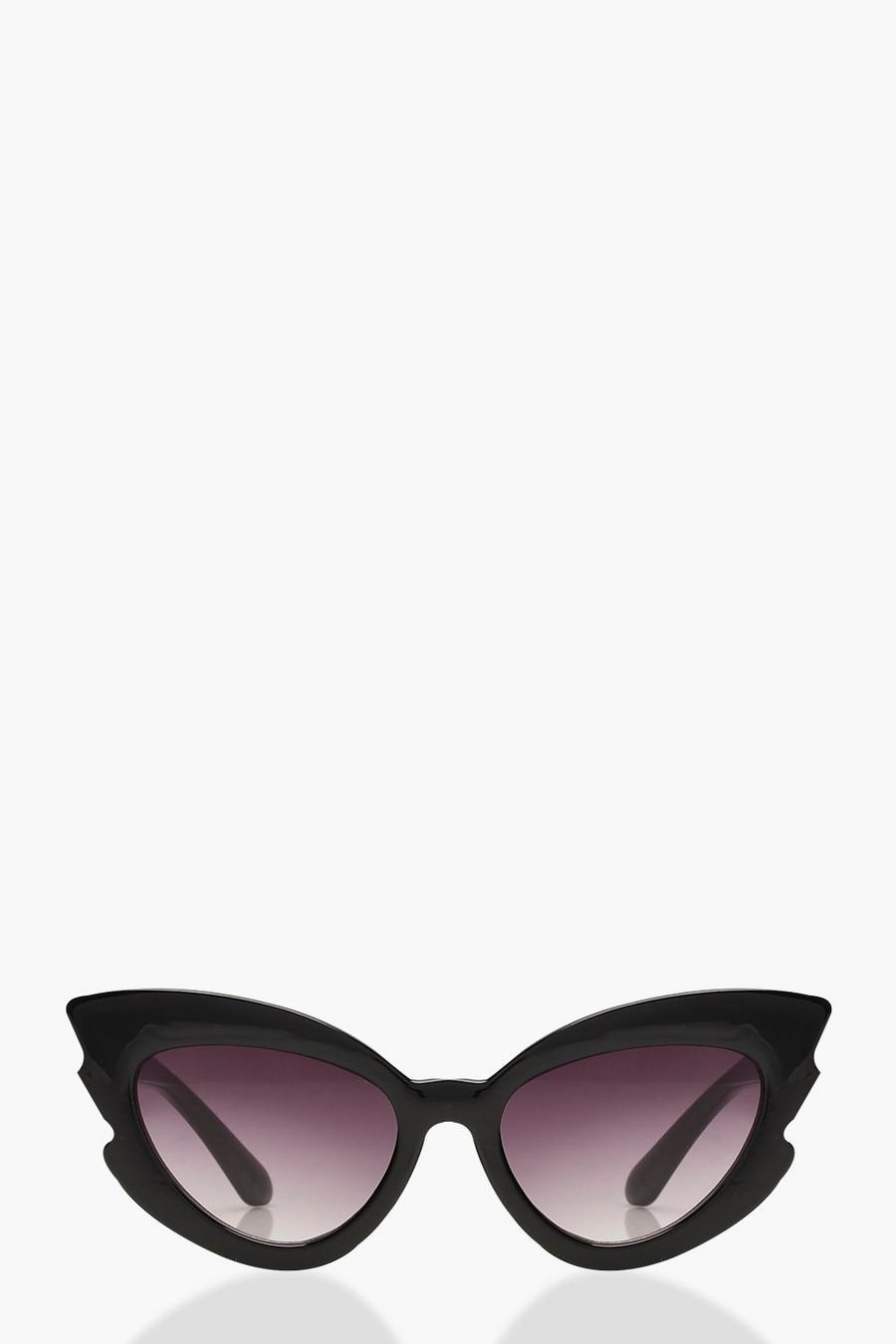 übergroße Sonnenbrille mit geflügelter Katzenaugenfassung image number 1