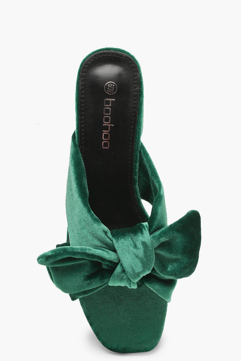 Green hot sale velvet mules