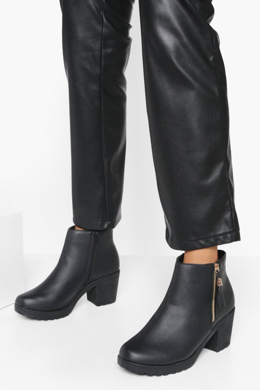 Black svart Wide Fit Zip Side Chunky Heel Chelsea Boots image number 1