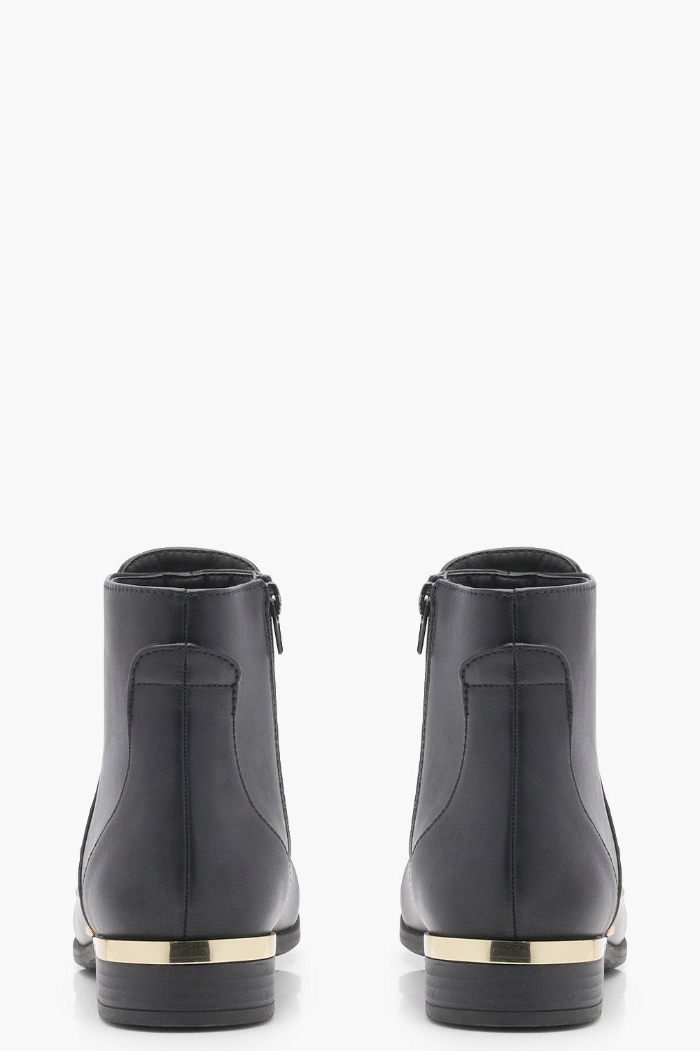 Stud trim shop chelsea boots