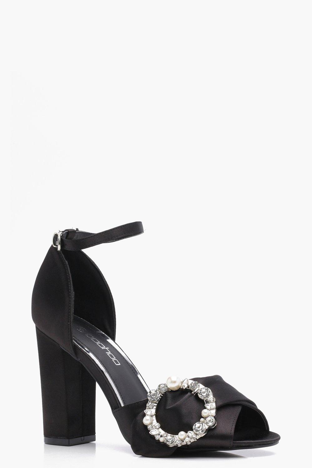 broad heel shoes