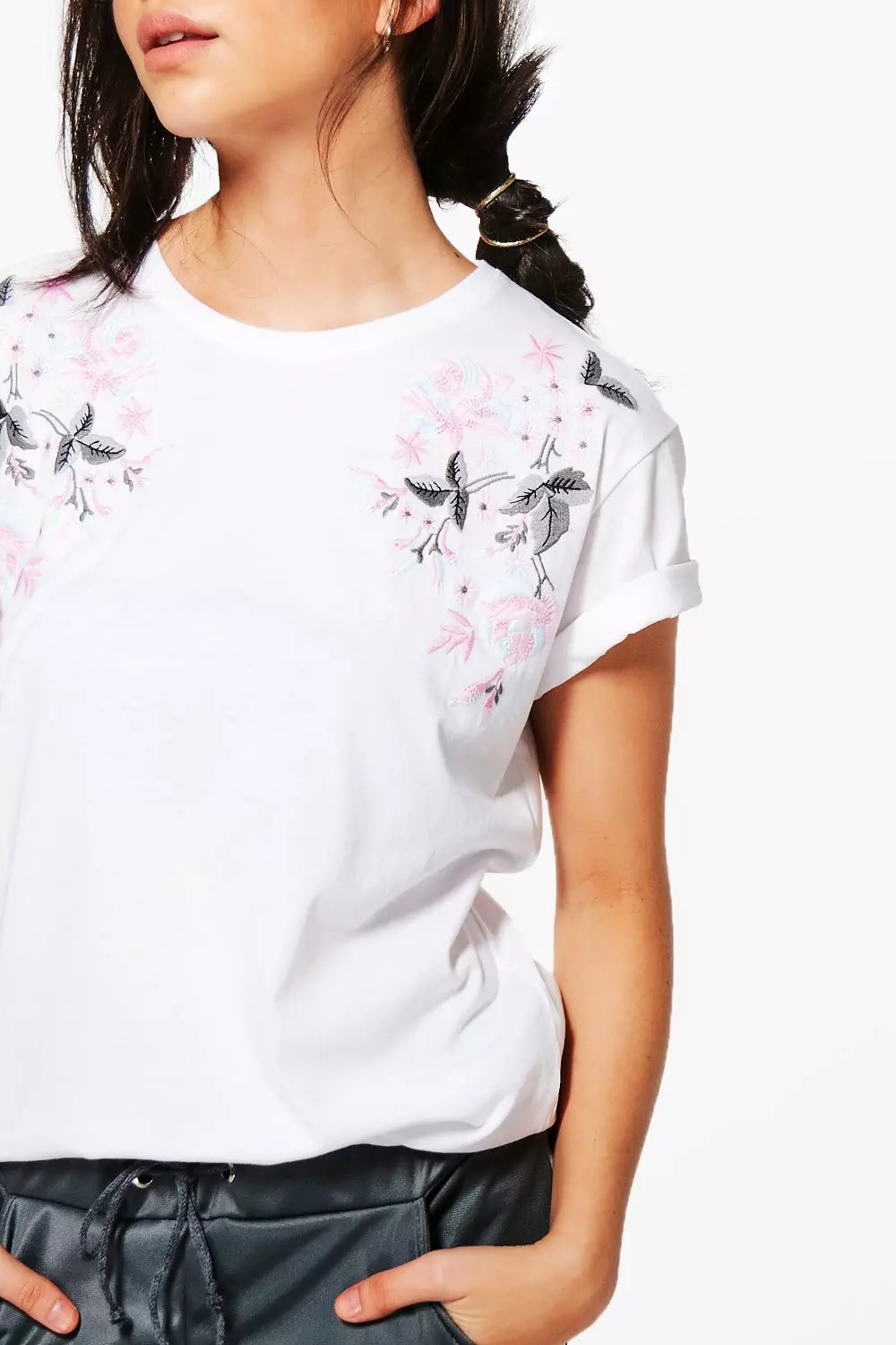 945 Fordi Hej hej Women's Victoria Premium Embroidered Supersoft T-Shirt | Boohoo UK