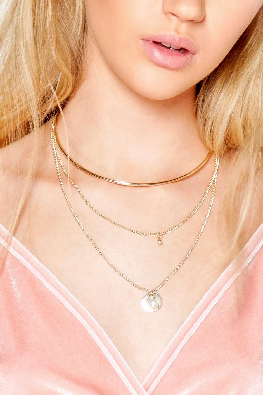 Gold metallic Macie Pearl Pendant Layered Choker image number 1