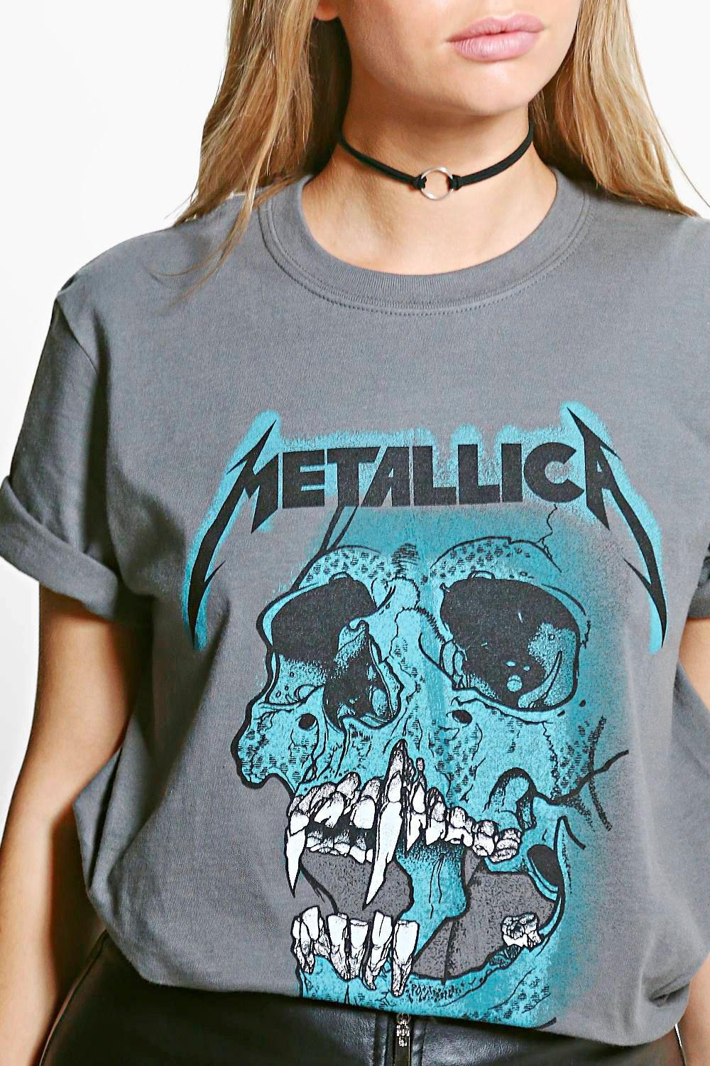 Metallica t shirt pull and bear sale