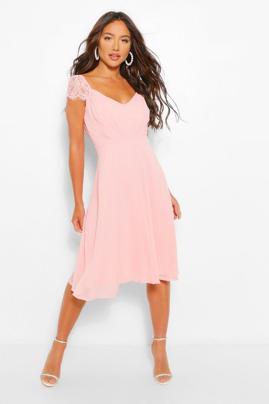 Pink שמלת מידי סקייטר מבד שיפון לשושבינה עם תחרה image number 1
