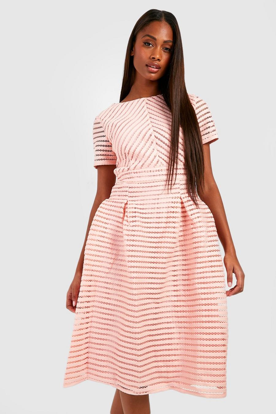 Blush pink Boutique Knälång balklänning med vid kjol