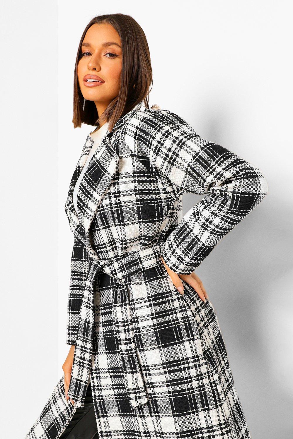 Checked wrap outlet coat