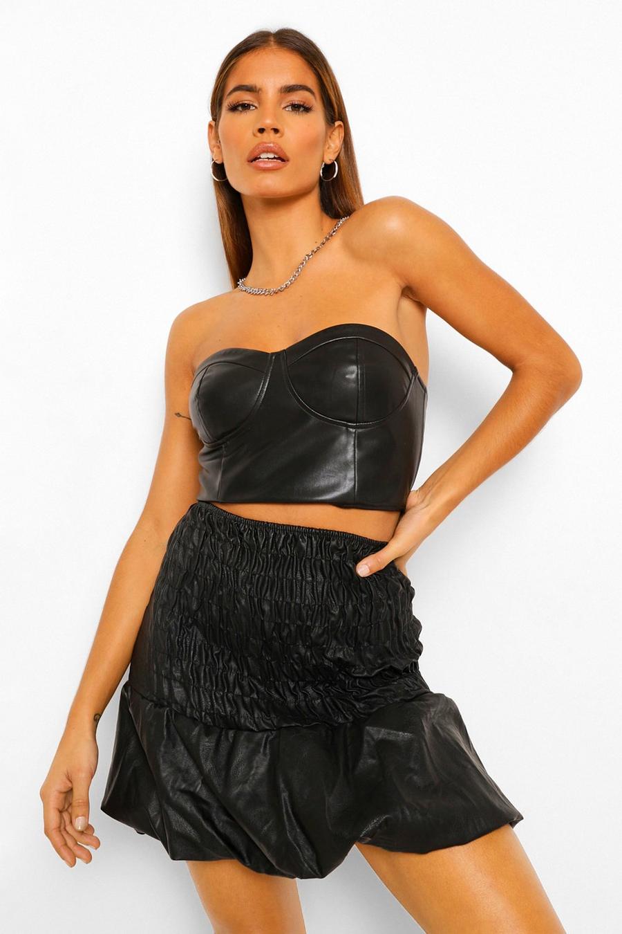 שחור חצאית מיני מפוליאוריתן במראה עור עם קפלים וכיווצים  image number 1