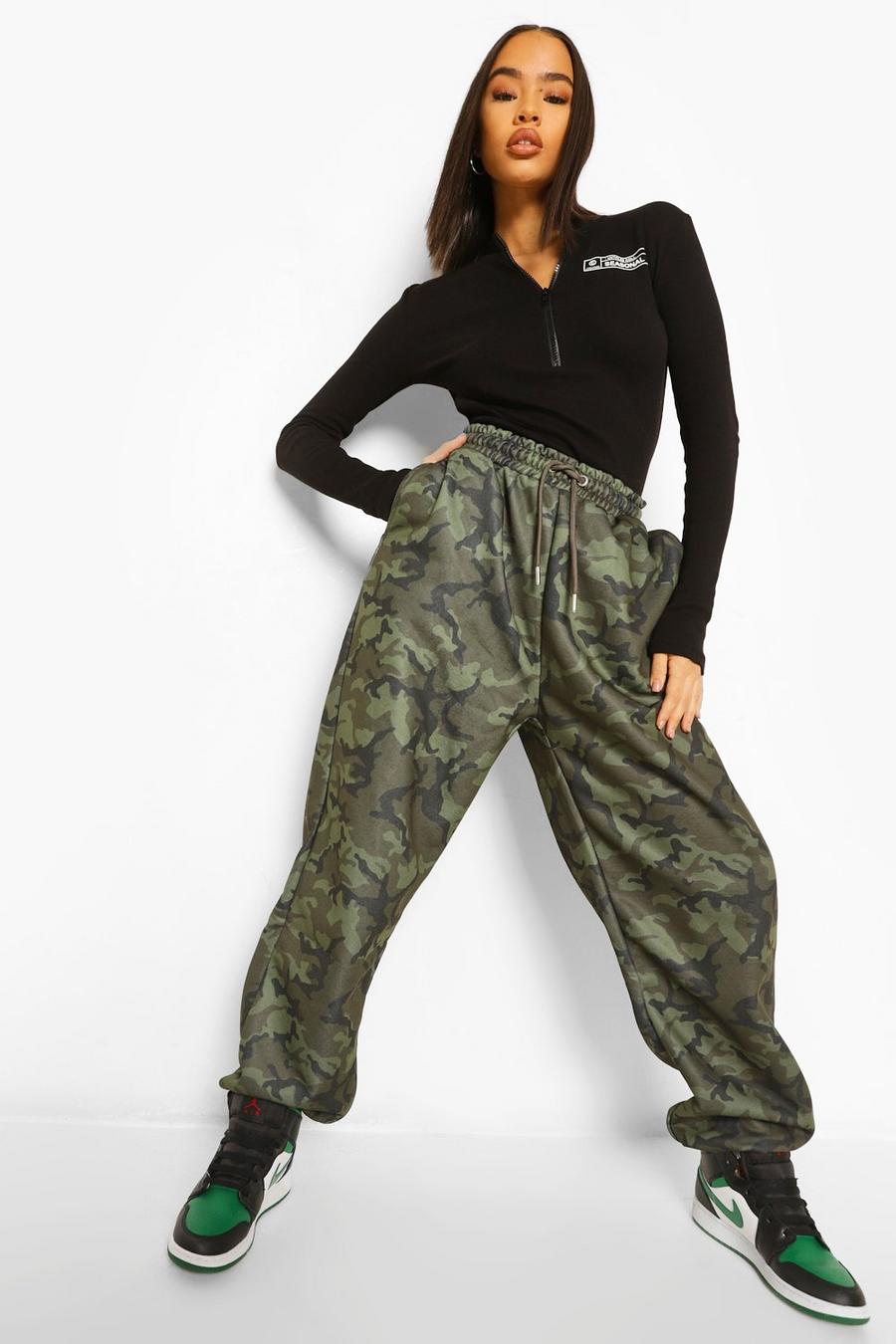 Pantaloni tuta oversize camouflage con scritta, Multi image number 1