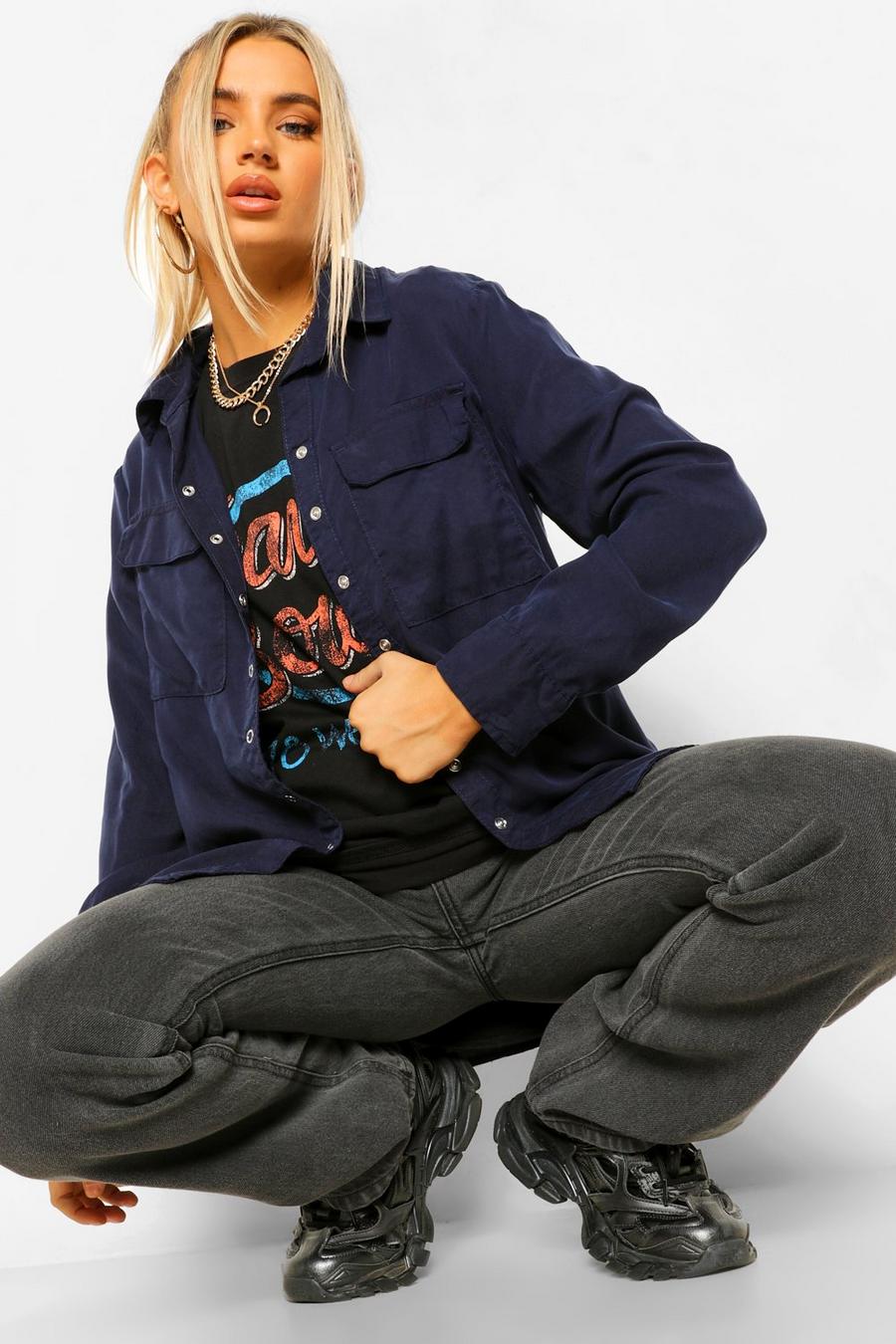 נייבי חולצה בסגנון שימושי עם תיקתקים בחזית וכיסים  image number 1