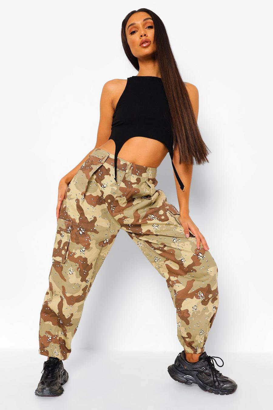 Pantalones estilo militar de camuflaje con bolsillo, Caqui image number 1