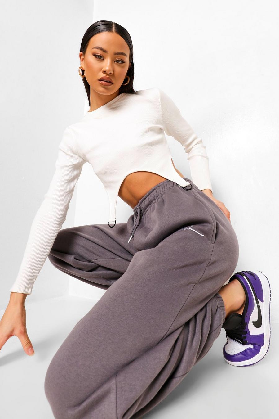 Charcoal Woman Oversize joggers med brodyr image number 1