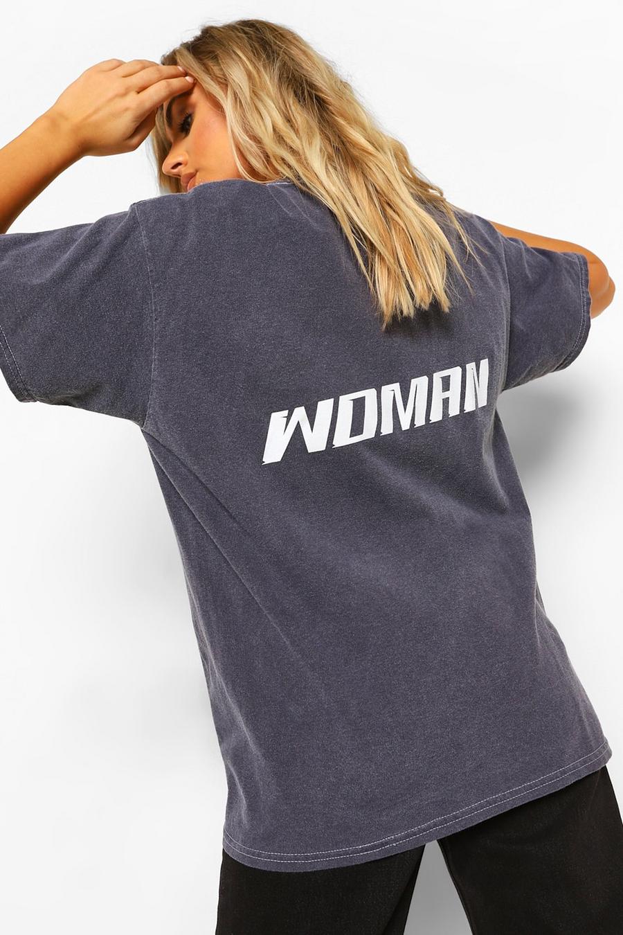 T-Shirt in Übergröße in Acid-Waschung mit „Woman“-Print hinten, Blau image number 1