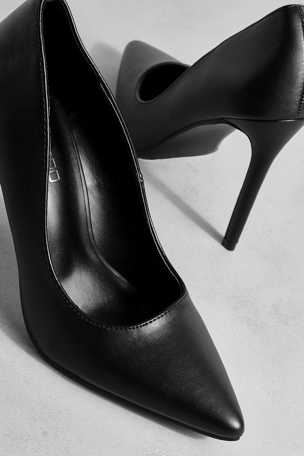 Black pointed hot sale courts