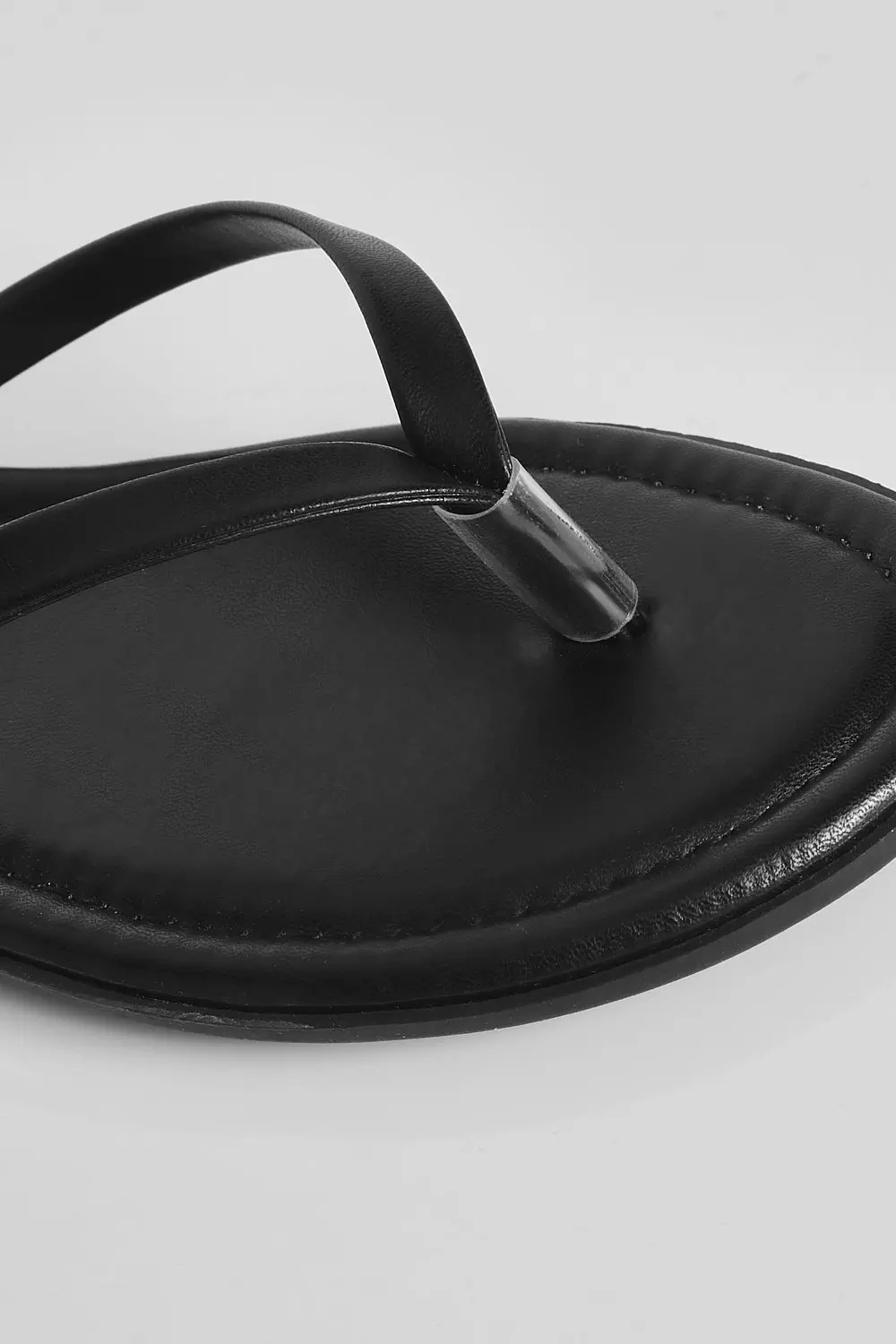 Black Basic Flip Flop alternative image