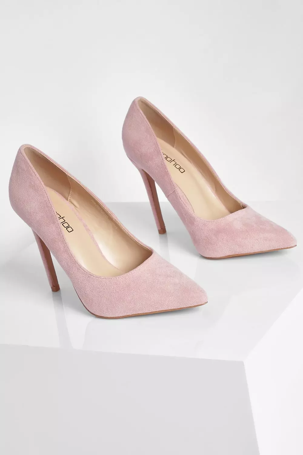 Wide fit clearance pointed court shoes