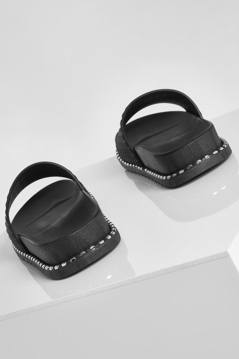 Slippers met studs hot sale
