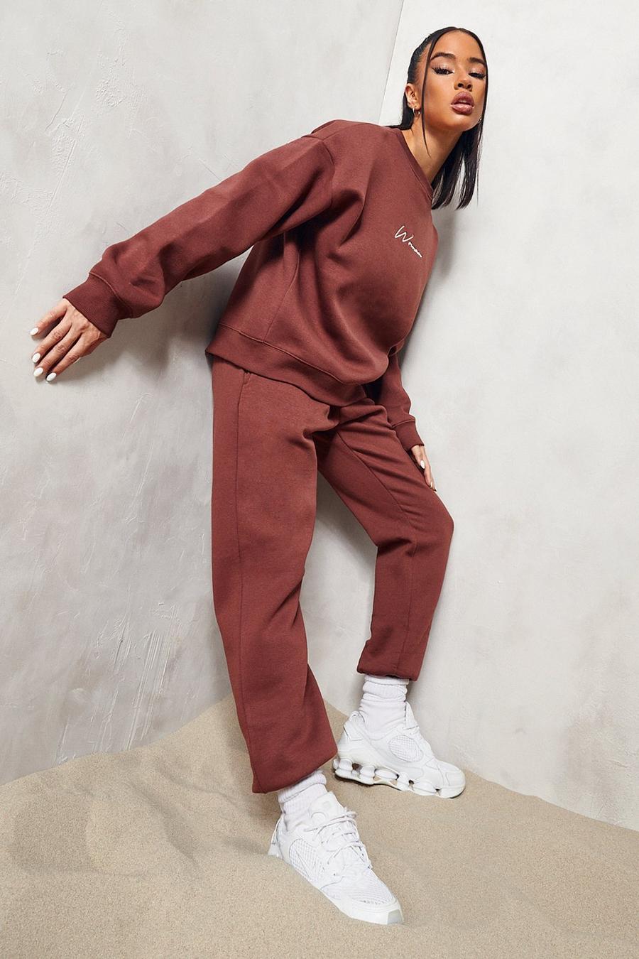 Chocolate Woman Embroidered Sweater Tracksuit image number 1