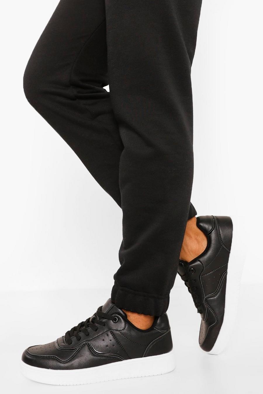 שחור נעלי ספורט שטוחות עם שרוכים לרגל רחבה image number 1