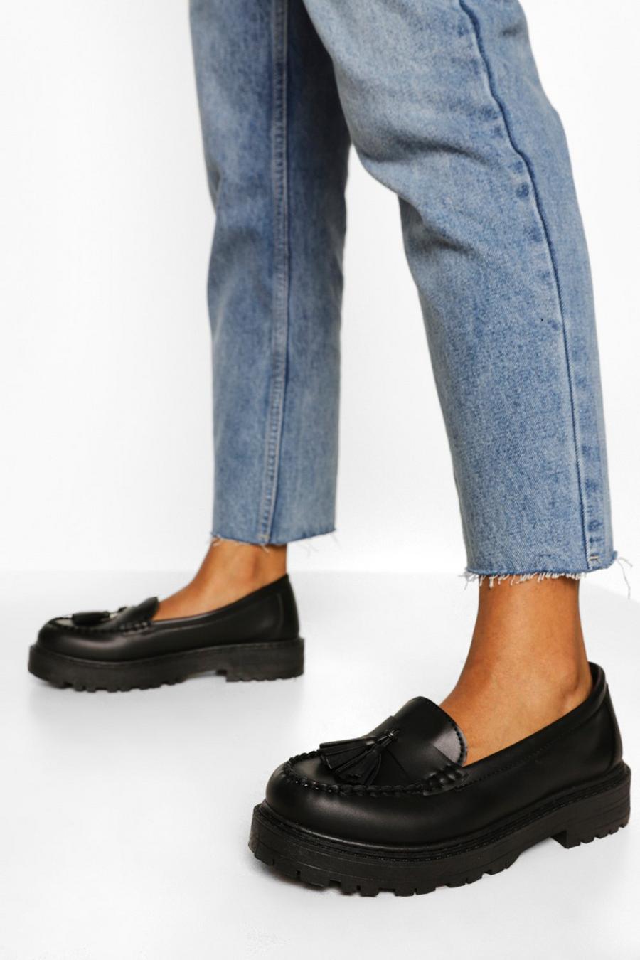 Black Chunky loafers med tofsar och bred passform image number 1