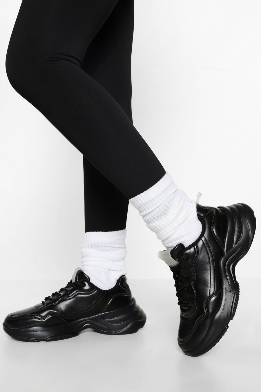 שחור נעלי ספורט עם סוליה עבה ומיתוג Official image number 1