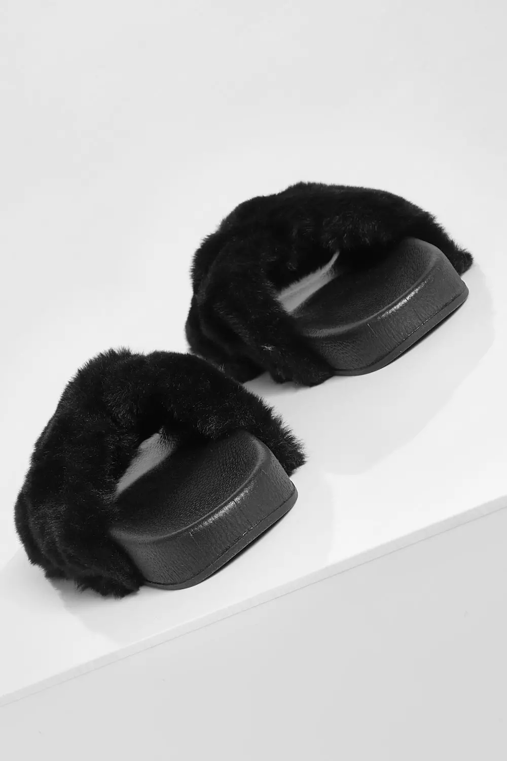 Black Fur Crossover Slider alternative image