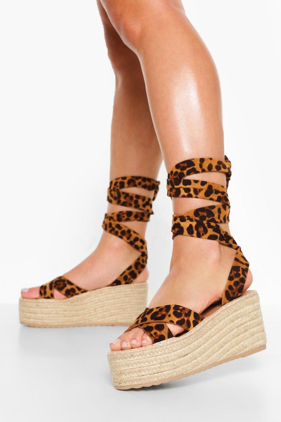 Sandalen mit Kleilabsatz, Leopard image number 1