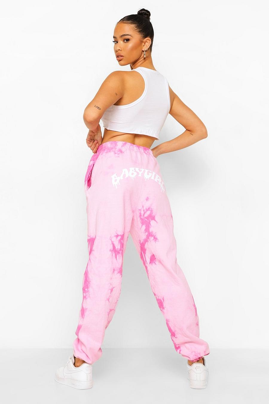 Pink "Baby Girl" Batikmönstrade joggers med tryck image number 1