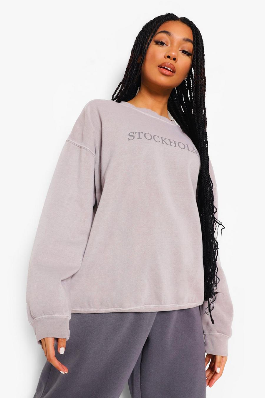 Überfärbtes Sweatshirt in Übergröße mit „Stockholm“-Print , Steingrau image number 1